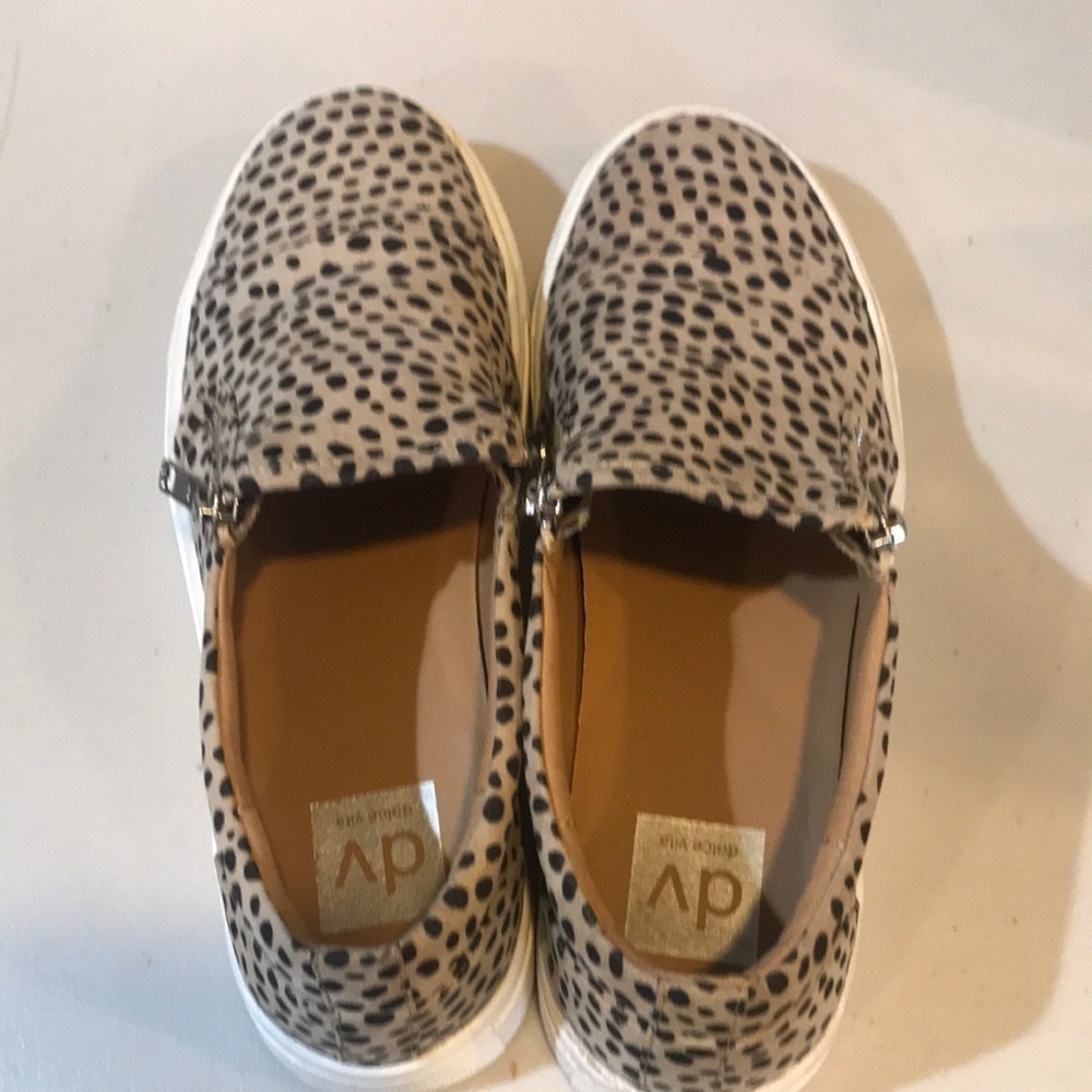 DV Dolce Vita Audree women’s Slip On Sneaker with Zipper Detailing-Size 8.5